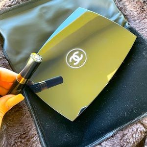 CHANEL travel makeup palette